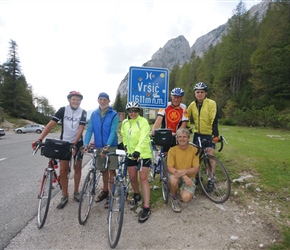 Carel, Barney, Linda, Malc, Neil and Phil at the top of the Vrsic Pass