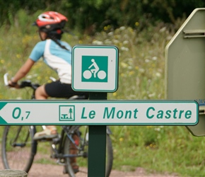 Kate takes the cycle path to Mont Castra