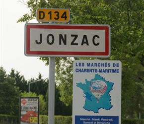20.08.2012-CTC-Chateau---Jonzac-(14)-Jonzac-town-sign.jpg