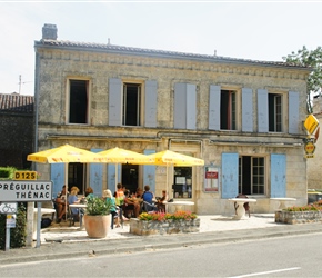 Cafe stop in Bernuiel