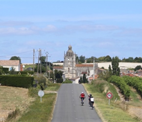 Approaching Saint Fort sur Gironde