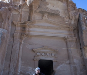 Mahmoud explains the history of Siq Al-Barid (The main part of Little Petra)